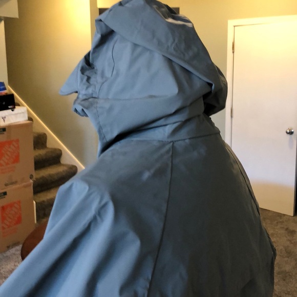 Columbia Shell Jacket - Picture 5 of 8